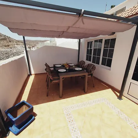 Sunset Terrace With Ocean Views דירה