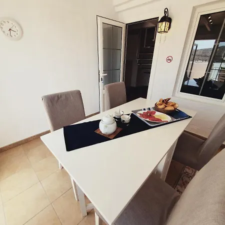 דירה Sunset Terrace With Ocean Views